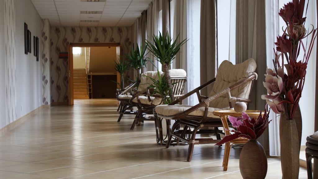Hotel Akademie Chocerady エクステリア 写真